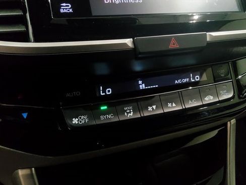 Certified 2017 Honda Accord EX-L image 25