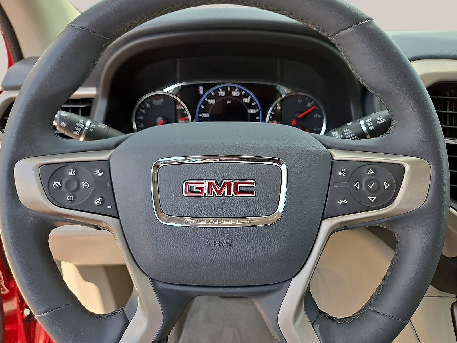 Used 2023 GMC Acadia Denali w/ Denali Ultimate Package FWD image 19