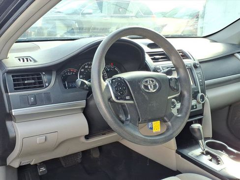 Used 2014 Toyota Camry LE image 6