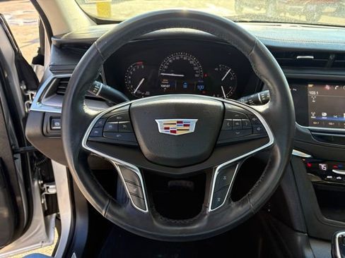 Used 2017 Cadillac XT5 Luxury image 14