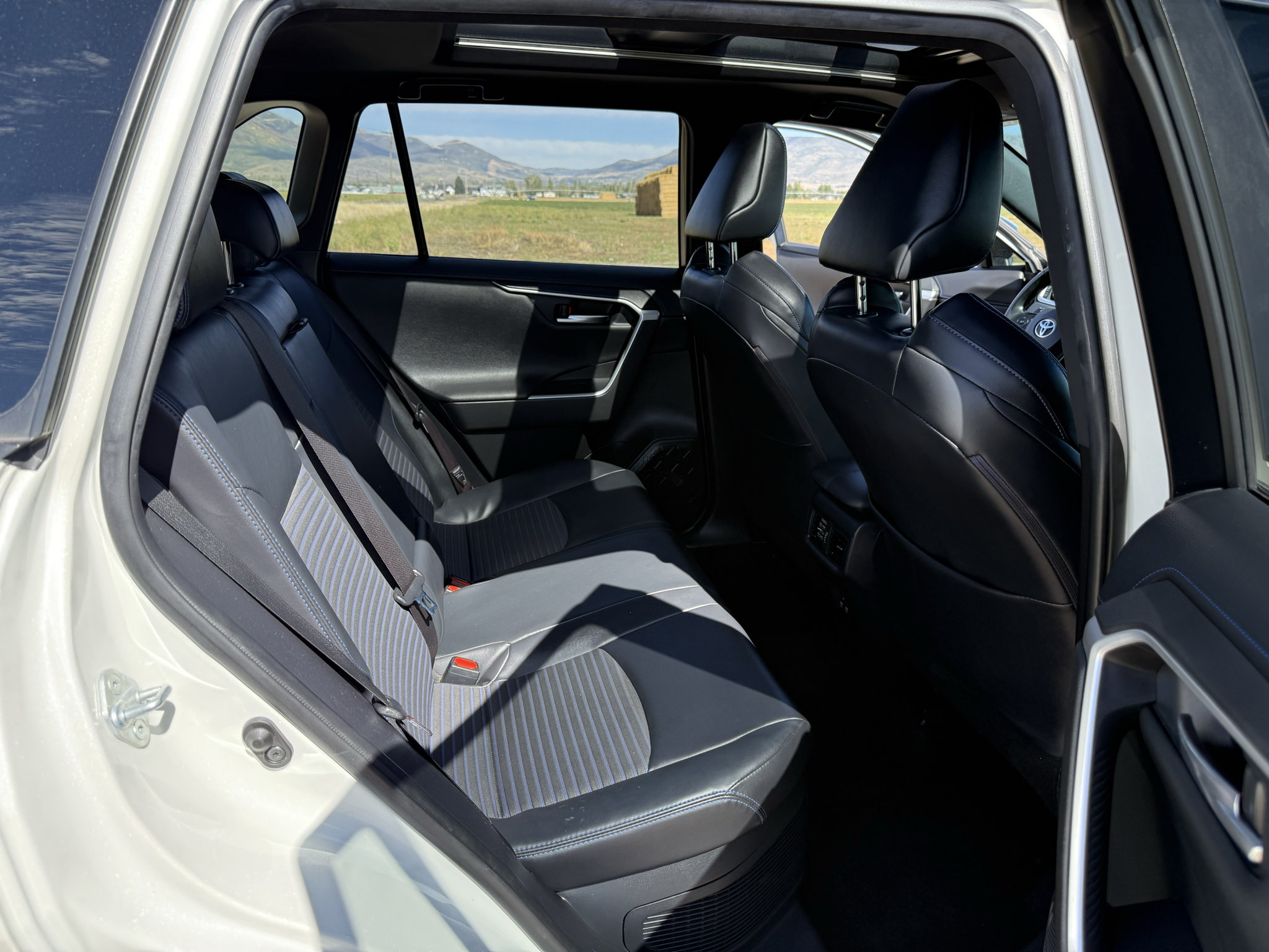 Used 2020 Toyota RAV4 XSE AWD/4WD image 36