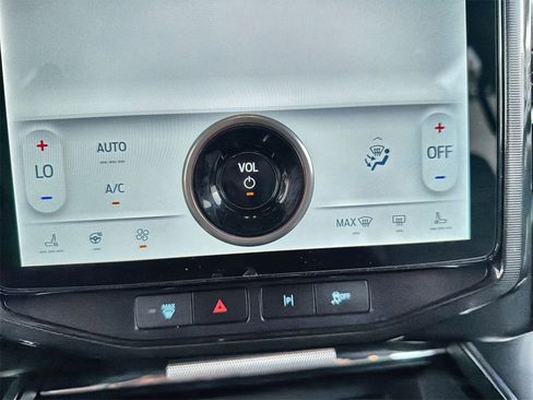 Used 2023 Ford F150 Lightning Platinum image 17