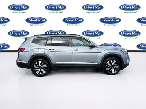 Used 2025 Volkswagen Atlas SE image 8