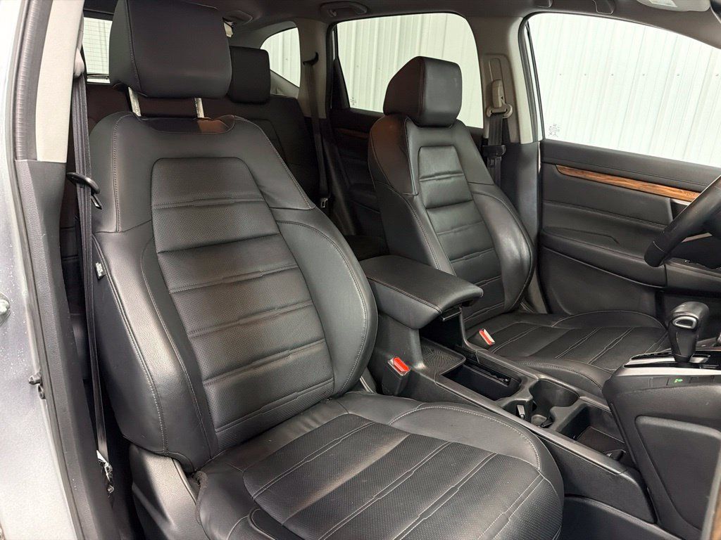 Used 2019 Honda CR-V Touring image 14