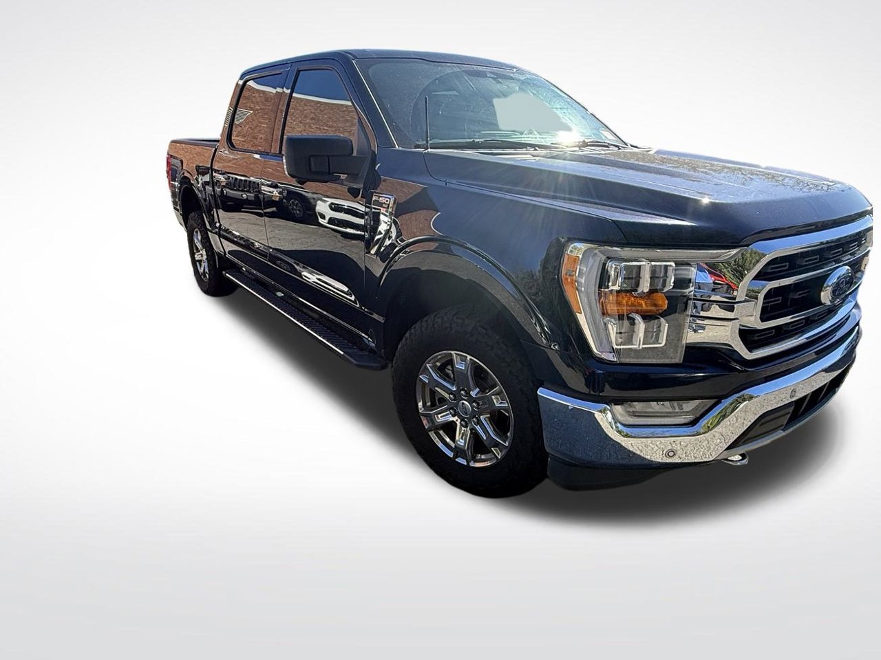 Used 2021 Ford F150 XLT w/ Equipment Group 302A High AWD/4WD image 3
