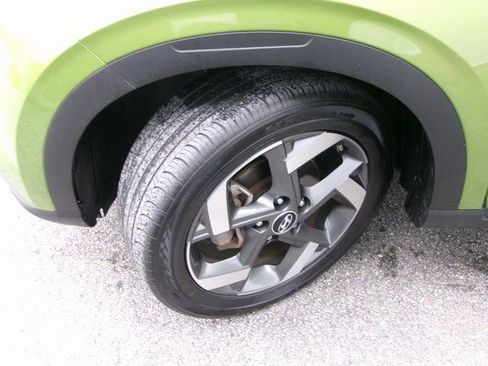 Used 2024 Hyundai Venue SEL image 7