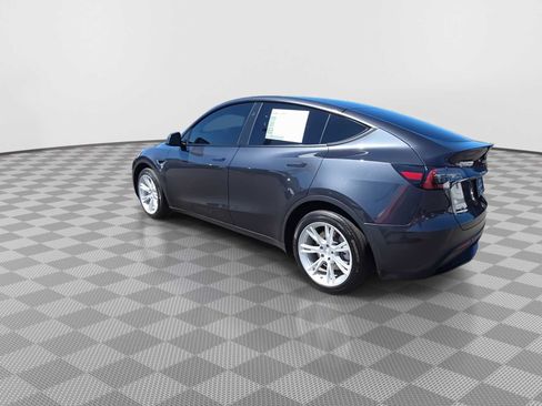 Used 2024 Tesla Model Y Long Range AWD/4WD image 6