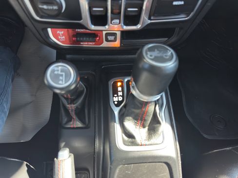 Used 2018 Jeep Wrangler Unlimited Rubicon image 22