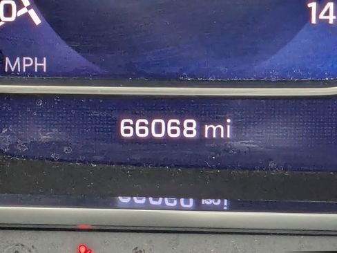 Used 2022 Chevrolet Tahoe LT w/ Luxury Package image 29