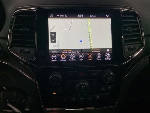 Used 2020 Jeep Grand Cherokee Limited AWD/4WD image 14