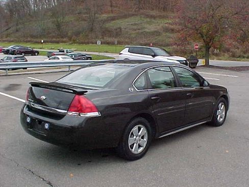 Used 2009 Chevrolet Impala LT w/ Luxury Edition Package image 11