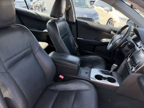 Used 2014 Toyota Camry SE FWD image 7
