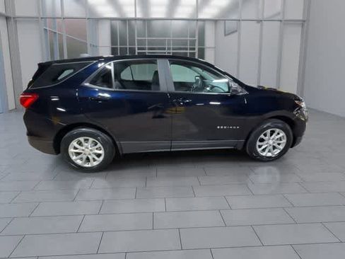 Used 2021 Chevrolet Equinox LS AWD/4WD image 9
