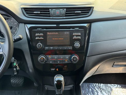 Used 2017 Nissan Rogue S AWD/4WD image 22