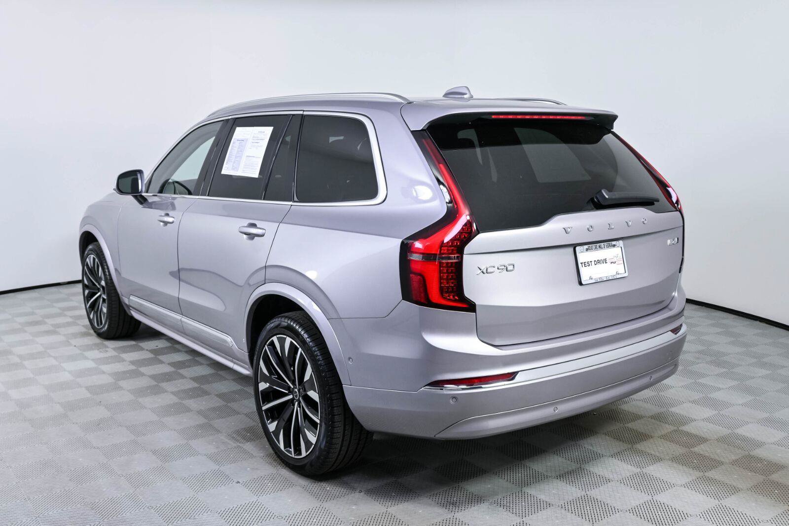 Used 2026 Volvo XC90 B6 Plus AWD/4WD image 3