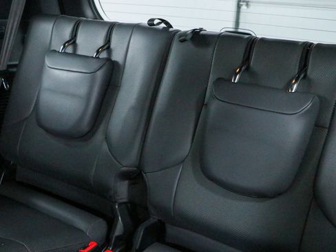 Used 2023 Lexus GX 460 Premium w/ Accessory Package AWD/4WD image 27