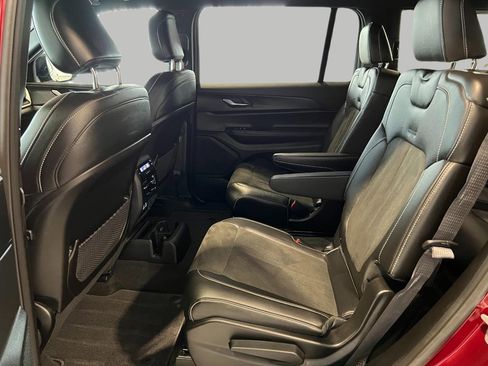 Used 2025 Jeep Grand Cherokee L Laredo image 22