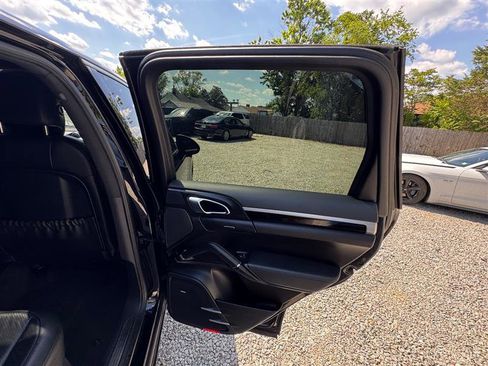 Used 2014 Porsche Cayenne image 29