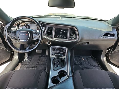 Used 2022 Dodge Challenger GT RWD image 9