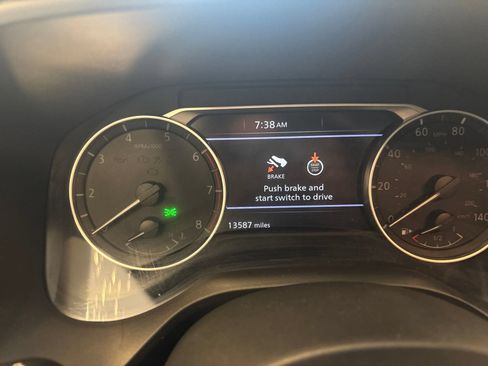 Used 2024 Nissan Rogue SV w/ SV Premium Package AWD/4WD image 14