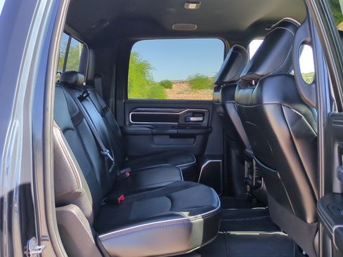 Used 2025 RAM 2500 Laramie AWD/4WD image 32