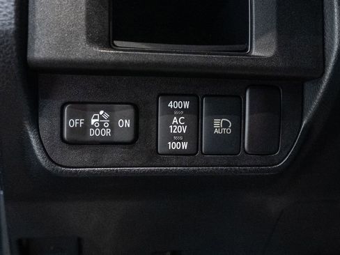 Used 2019 Toyota Tacoma TRD Sport image 16