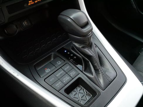 Certified 2024 Toyota RAV4 LE image 24