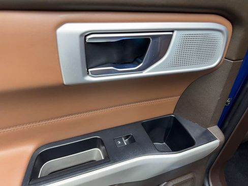 Used 2021 Ford Explorer King Ranch w/ Premium Technology Package image 37