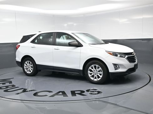 Certified 2020 Chevrolet Equinox LS image 2