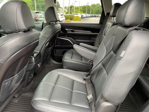 Used 2024 Kia Telluride SX FWD image 9