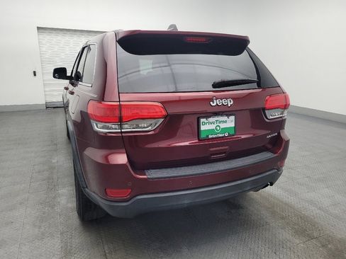 Used 2017 Jeep Grand Cherokee Laredo image 6