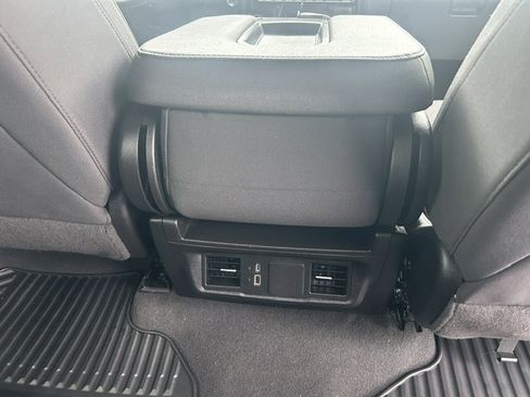 Used 2024 Chevrolet Silverado 1500 Custom RWD image 9