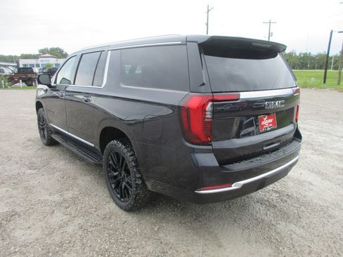New 2026 GMC Yukon XL Elevation w/ Elevation Premium Package AWD/4WD image 9