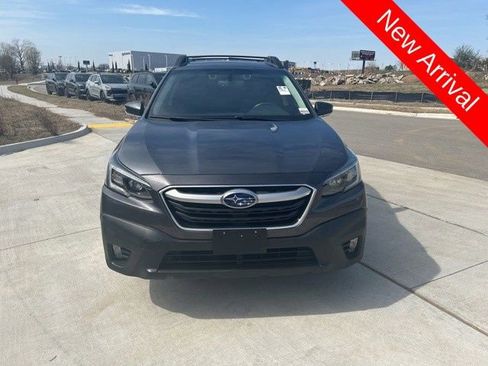 Used 2022 Subaru Outback Premium image 8