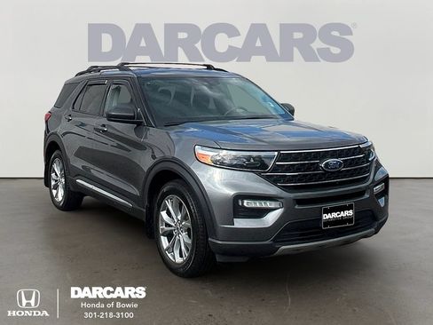Used 2023 Ford Explorer XLT w/ Equipment Group 202A AWD/4WD image 1