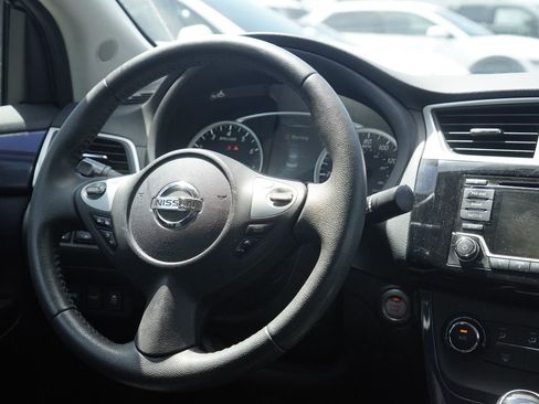 Used 2017 Nissan Sentra SR w/ SR Midnight Edition FWD image 32