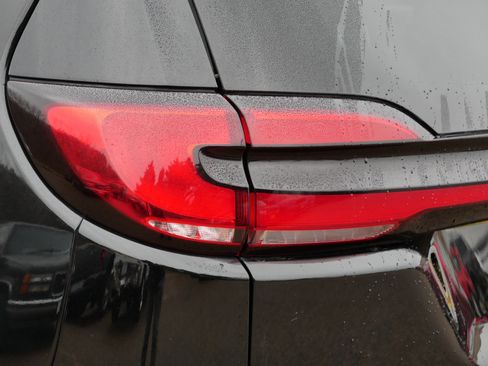 Certified 2024 Chrysler Pacifica Touring-L image 17