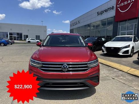 Used 2023 Volkswagen Tiguan SE image 2