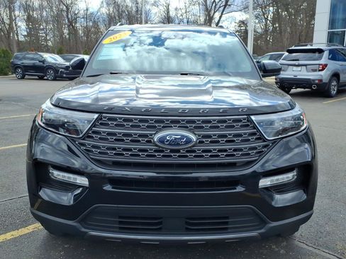 Used 2023 Ford Explorer XLT w/ Equipment Group 202A image 2