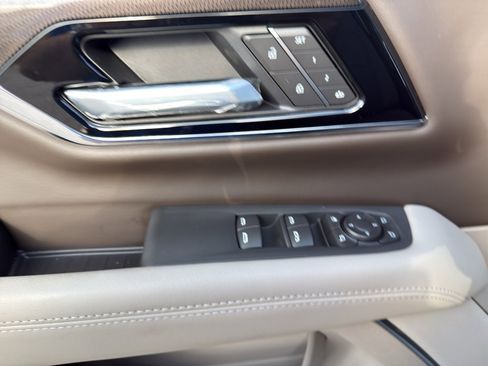 New 2026 GMC Yukon Elevation image 18