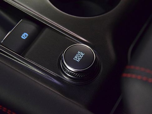 Used 2025 Ford Explorer ST-Line image 27