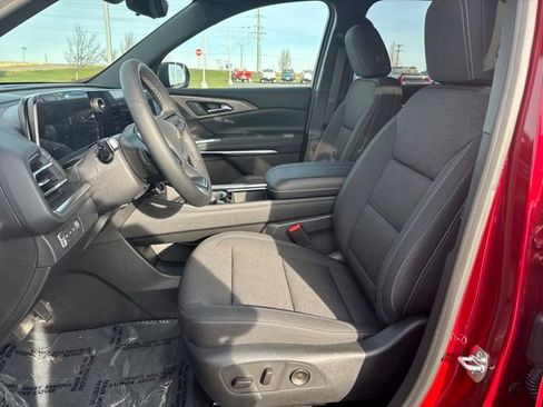 New 2026 Chevrolet Traverse LT w/ Driver Confidence Package image 9