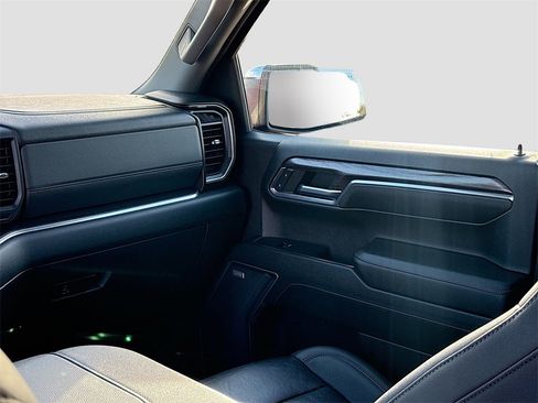 Used 2023 Chevrolet Silverado 1500 LTZ image 23