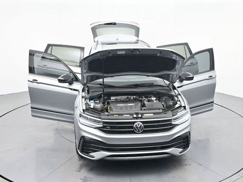 Used 2024 Volkswagen Tiguan SE R-Line image 32