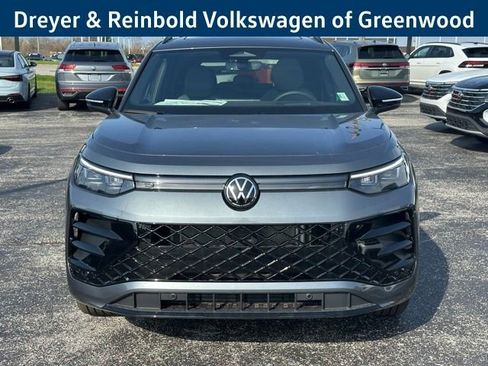 New 2026 Volkswagen Tiguan SE R-Line image 2