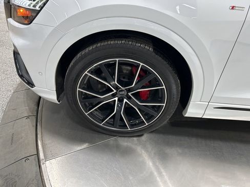 Used 2023 Audi Q8 Prestige image 32