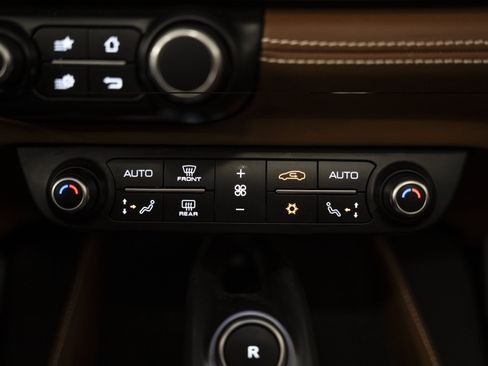 Used 2021 Ferrari Portofino RWD image 48