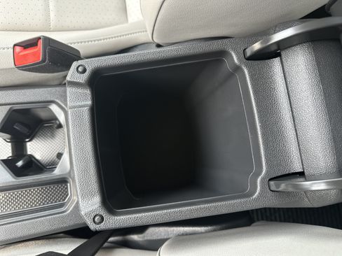 Used 2021 Volkswagen Tiguan SE AWD/4WD image 19
