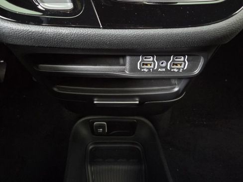 New 2025 Chrysler Pacifica Select w/ Fav Edition Package FWD image 27