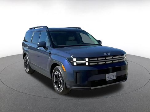 Used 2025 Hyundai Santa Fe SEL image 3